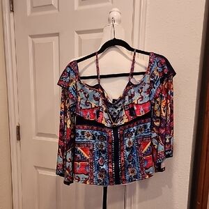 NWT Alexa Admor Abstract Colored Top. Sz M